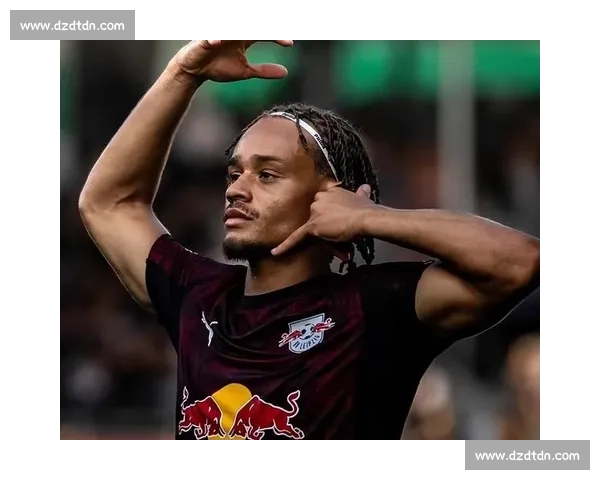 切尔西新援哈托获西蒙斯甜蜜应援:我宝❤️