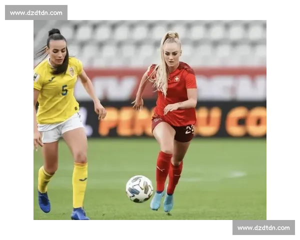 尤文女足艾丽莎 - 莱曼晒比基尼照:阳光沙滩尽显冠军风采